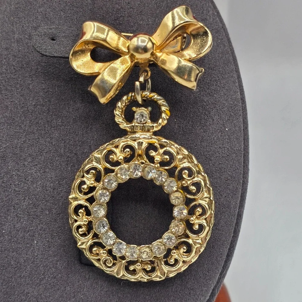Coro Vintage Bow Pendant Brooch Circle Rhinestones Gold‎ Tone Vintage Jewelry